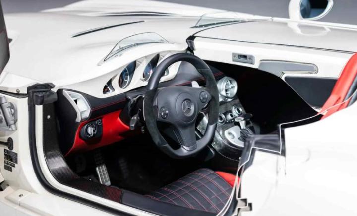 Интерьер Mercedes SLR McLaren Stirling Moss 2010, выставленного на аукцион