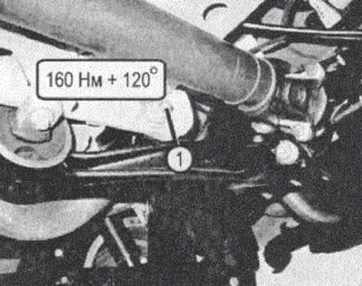 VN 5.035 Регулиране на подравняването на задните колела 1. Ексцентричен болт за закрепване на…