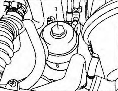 Figure 1.13a. Unscrew cover 1 of the fuel filter.