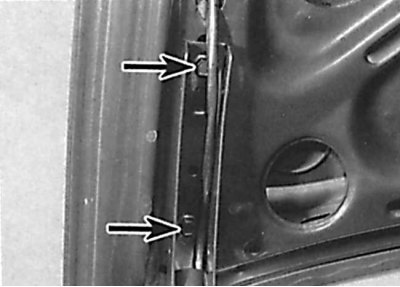 Location of the hinge bolts to the trunk lid