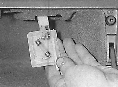 Removal the lampshade with the glove compartment light bulb