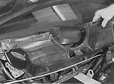 Removal the center section of the heater fan housing