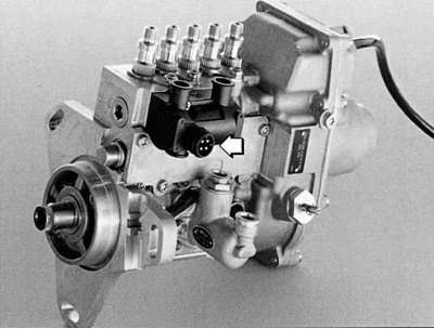 Rajz. 4.78. Elektrohidraulikus kapcsoló (nyíl mutatja)