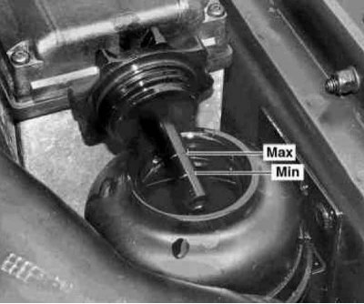 с — Местоположение резервуара ГУР на дизельных моделях, оборудованных двигателем М628