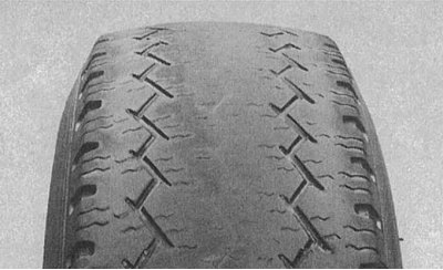 Прекомерното налягане на гумите кара централния протектор да се износва по-бързо, намалявайки…