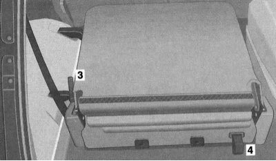 Переведення спинки відкидного сидіння у вертикальне положення