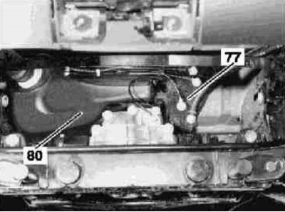 Installation details of the charcoal canister of the EVAP system of gasoline models