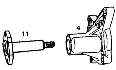 8. Remove the drive shaft (11) from the flange (4).