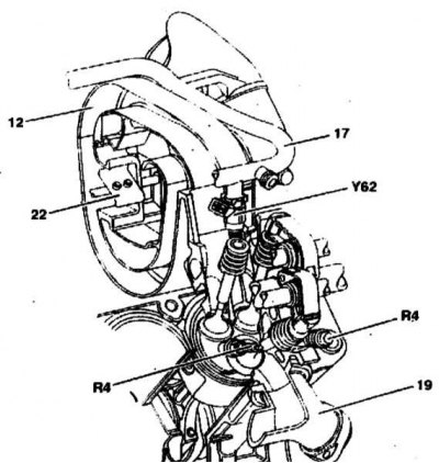 12 - Впускний трубопровід; 17 - Паливна розподільна магістраль; 19 - Випускний колектор із…