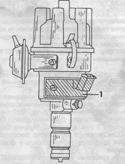 Rajz. 137. Gyújtáselosztó távoli impulzuskapcsolóval (1).